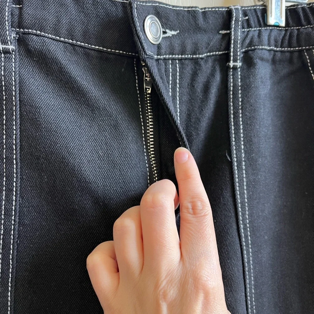 White Fox Black Wide Leg 90s High-waist Cargo Jean  NWT - Picture 9 of 10